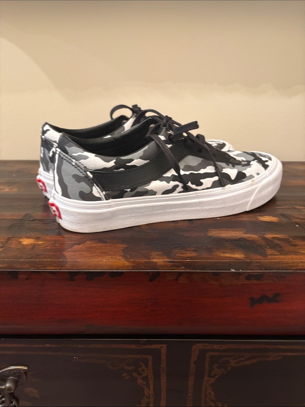 Vans Camo Black, White & Gray Low-Top Sneakers- Women’s 8.5 - Picture 6 of 10